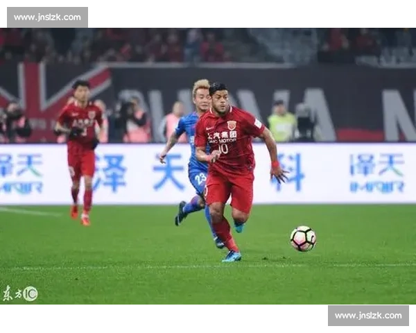 足协杯焦点对决：权健鏖战上港 谁能笑到最后引发球迷热议